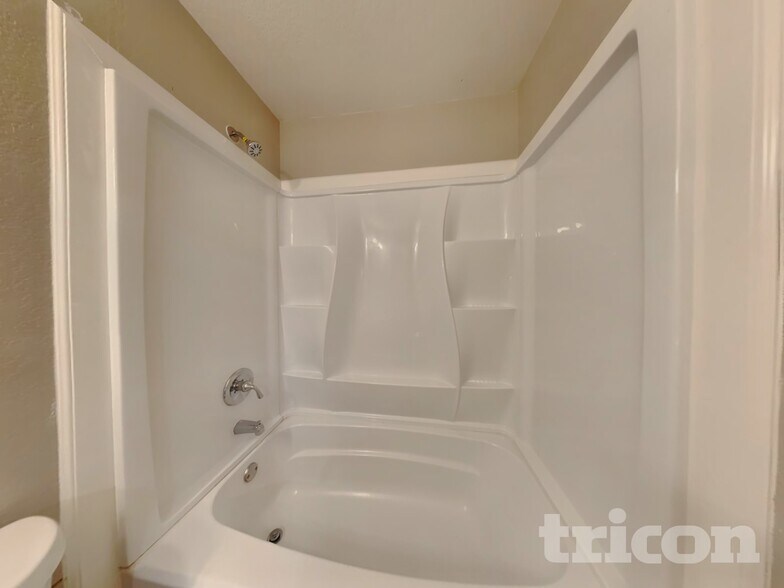 Building Photo - 9806 Burr Press Ln