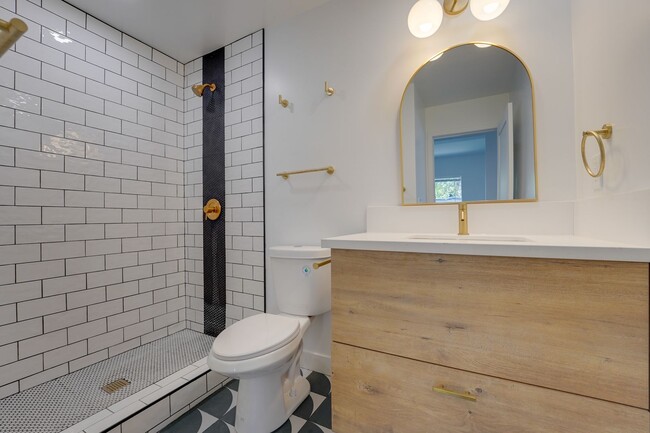 Interior Photo - The Leland I