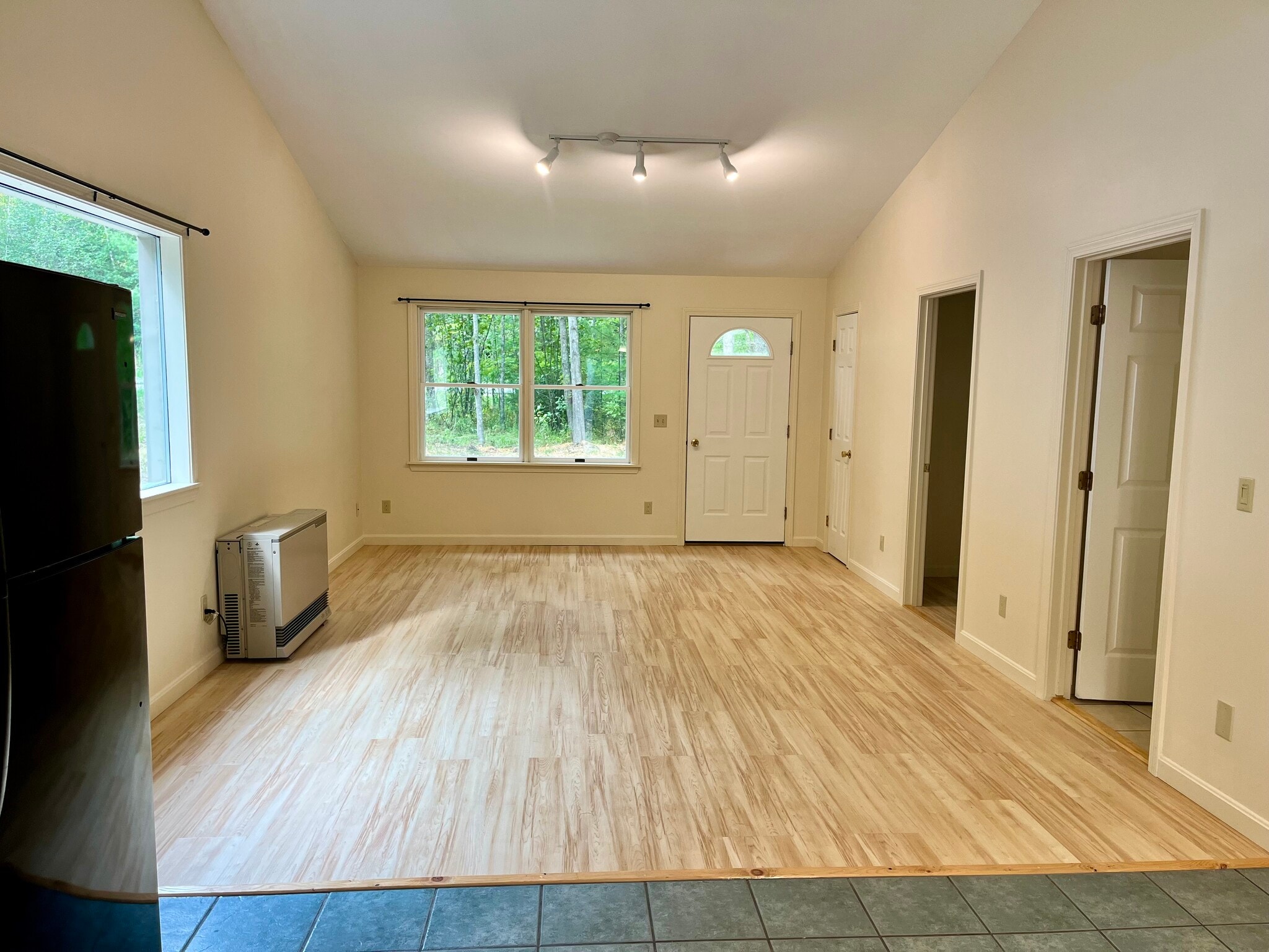 Building Photo - 648 Sturtevant Hill Rd