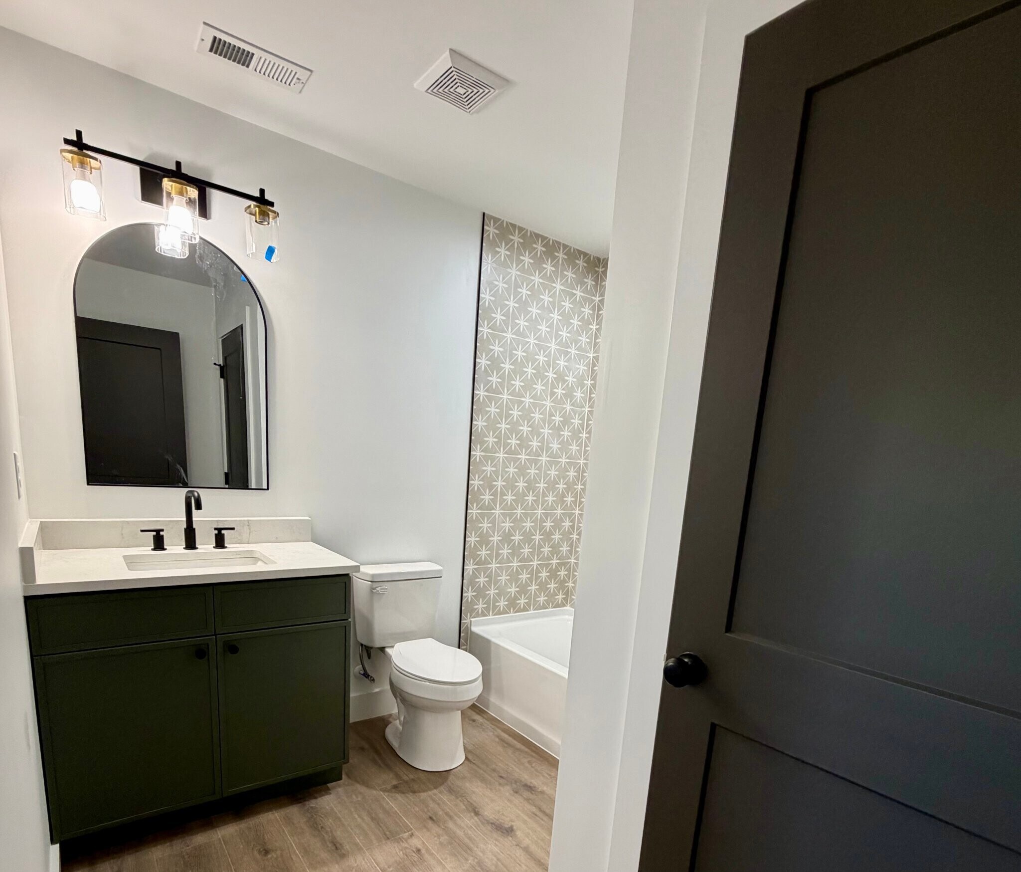 Building Photo - 3425 Garden Dr