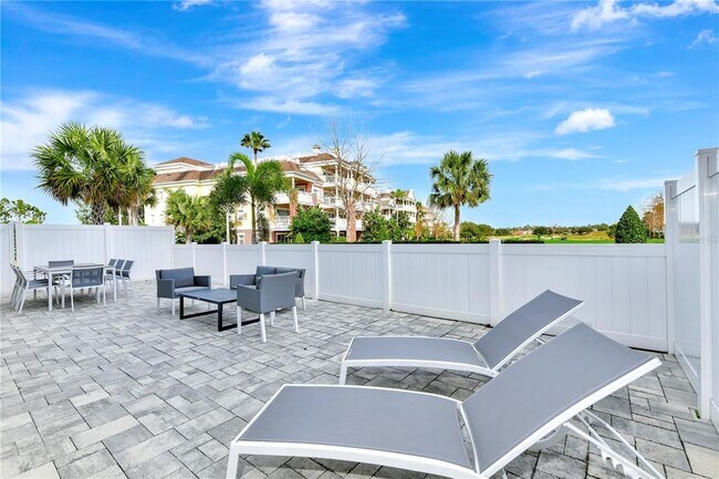 Building Photo - 7740 Sandy Ridge Dr