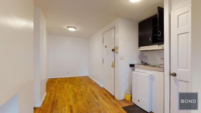 Building Photo - 0 bedroom in Manhattan NY 10003
