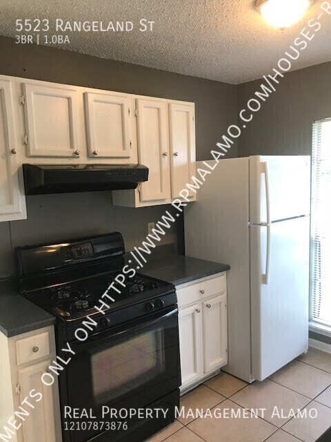 Building Photo - 5523 Rangeland St