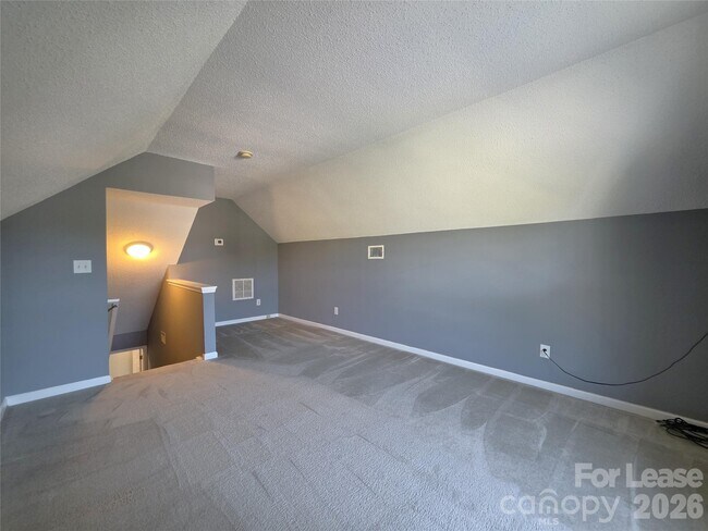 Building Photo - 8417 Appledale Dr
