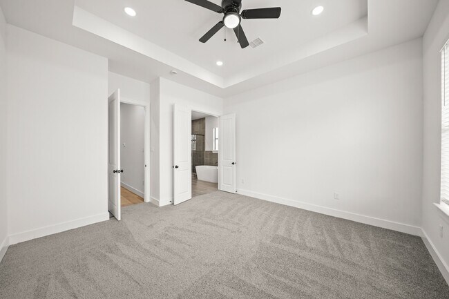 Building Photo - 3417 Tuam St