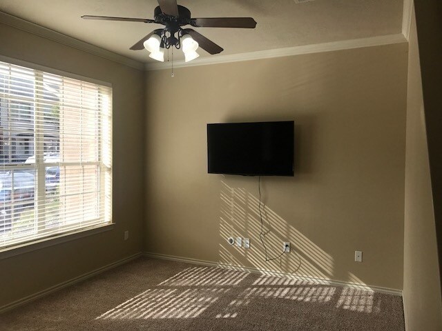 Building Photo - College Station - 3 Bedroom / 3 Bath- 2 st...