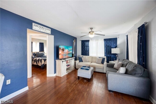 Building Photo - 547 101st Ave N