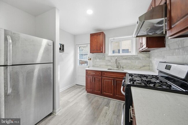 Building Photo - 1625 S Marston St