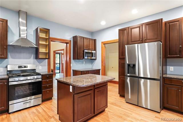 Building Photo - 840 Emerson St