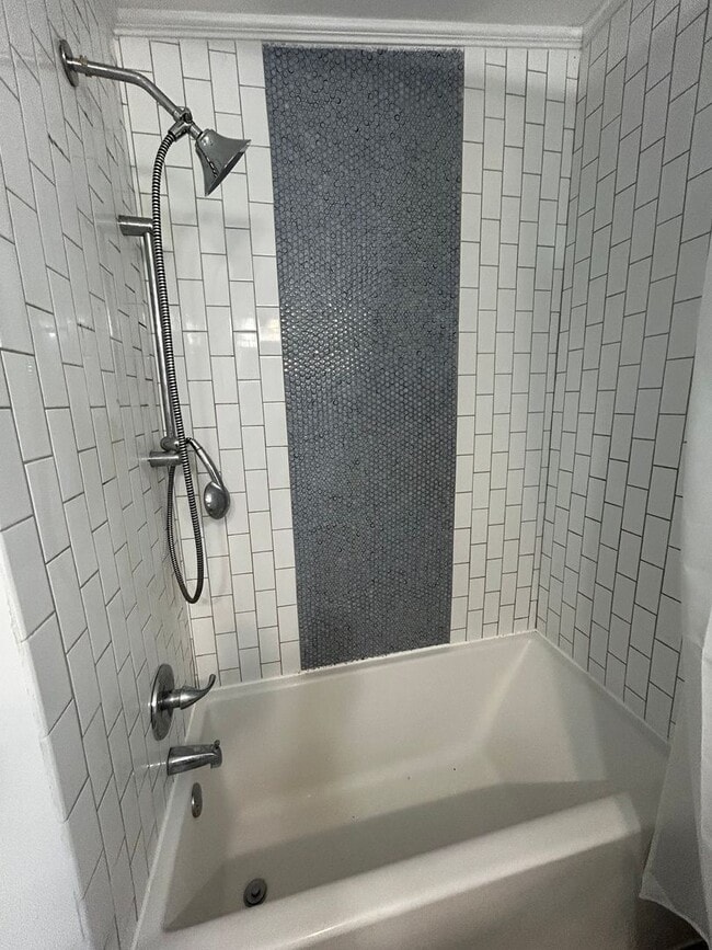 Building Photo - Dexter House for Rent - Walking Distance t...