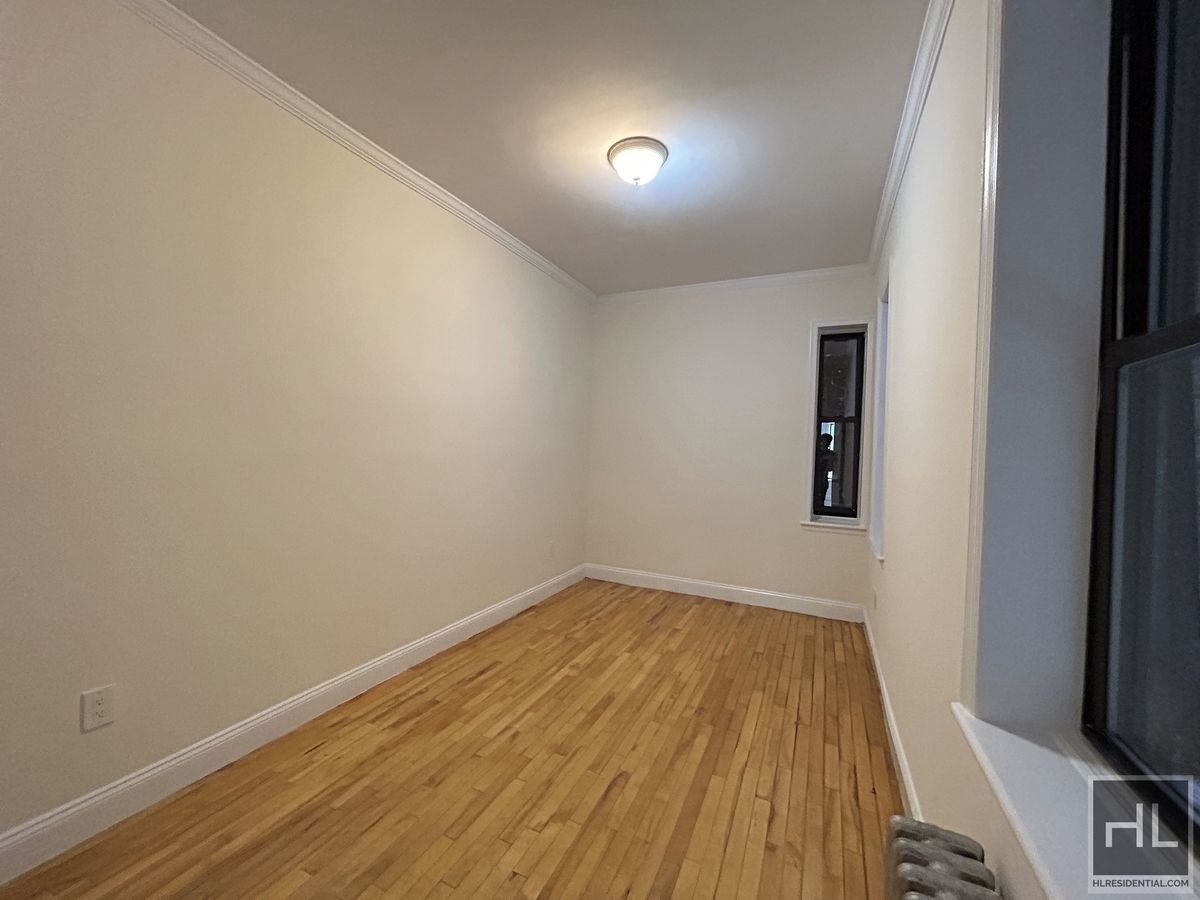 Building Photo - 2 AVENUE