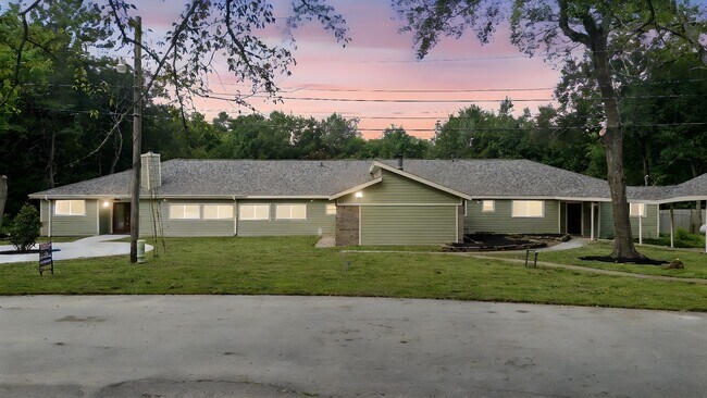 Primary Photo - 1506 Shady Glen Dr