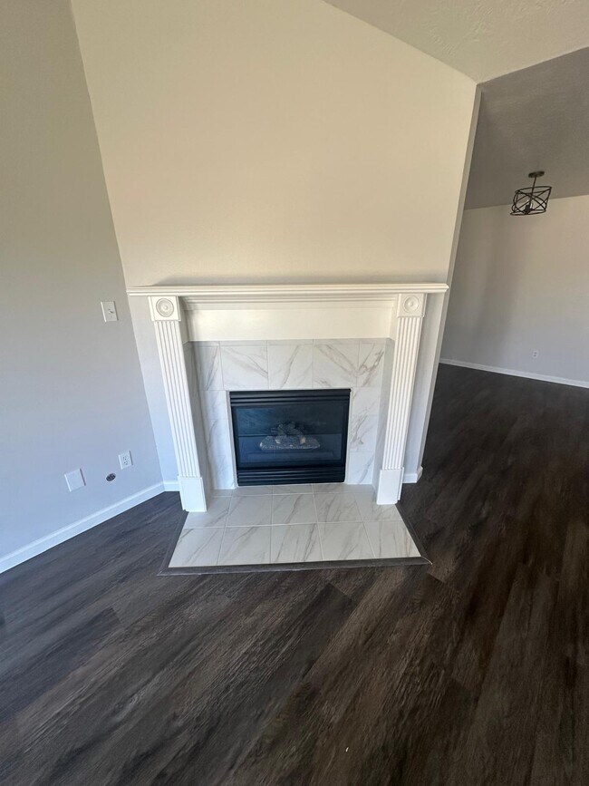 Building Photo - 4938 Glenpark Dr