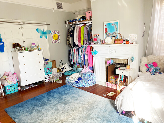 Front Bedroom- Built in closet - 206 Calhoun St