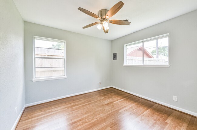 Building Photo - 9631 Bundy Ln