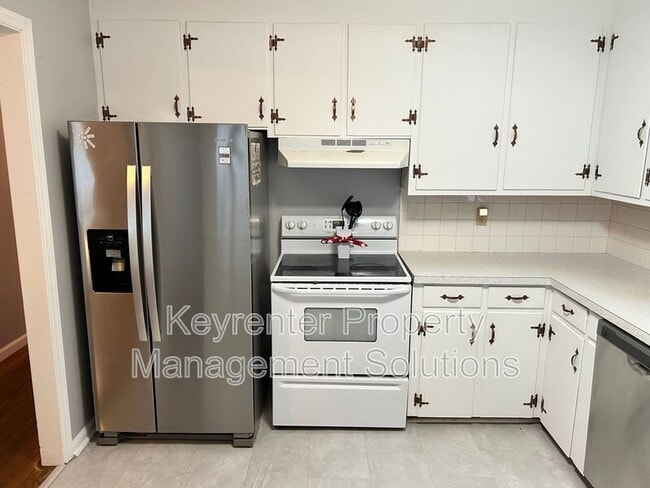 Building Photo - 2212 Third St.