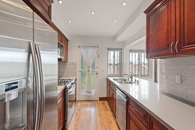 Building Photo - Refined Penasquitos Townhome with Panoramic Backyard Views & Modern Upgrades!