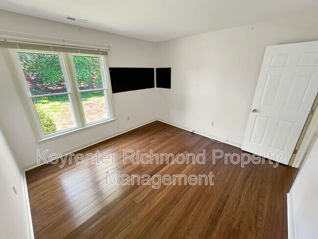 Building Photo - 2414 Irisdale Ave