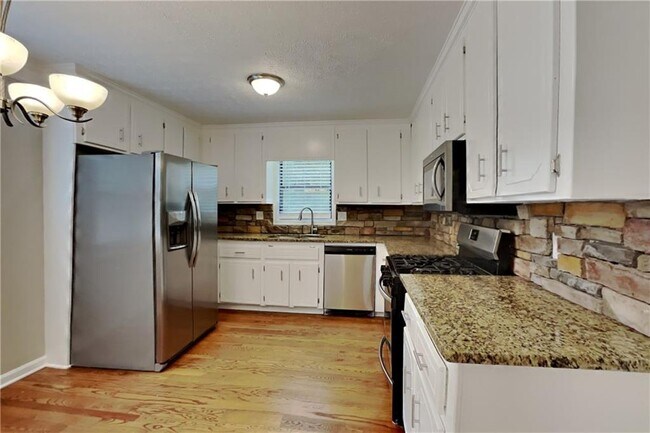 Building Photo - 1630 Rex Dr