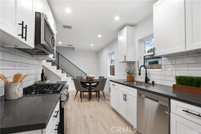 Building Photo - 18060 Oxnard St