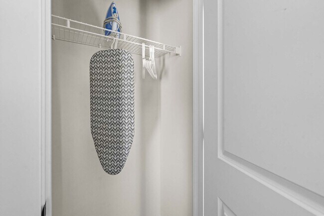 Building Photo - 3023 Jolene Ct