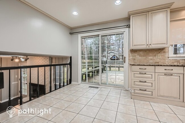 Building Photo - 5381 Willow Point Parkway