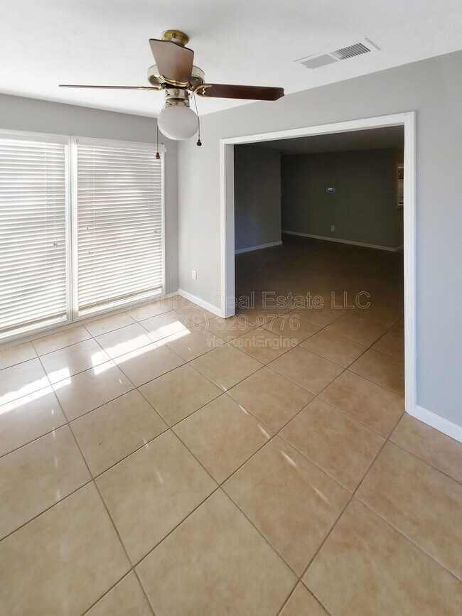 Building Photo - 1305 Augusta Dr