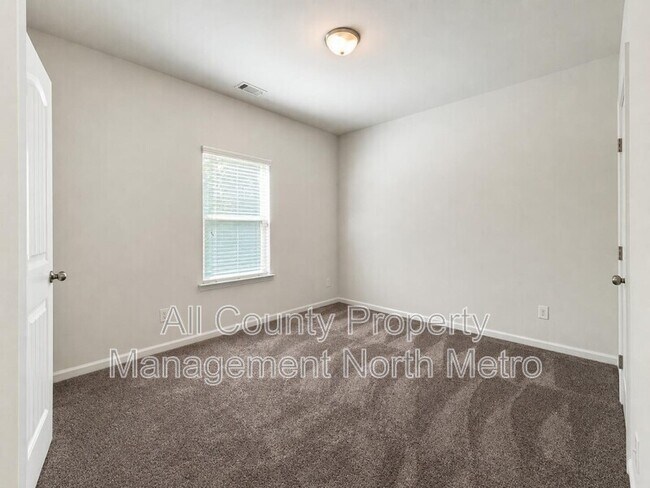 Building Photo - 7880 Brewton Creek Dr