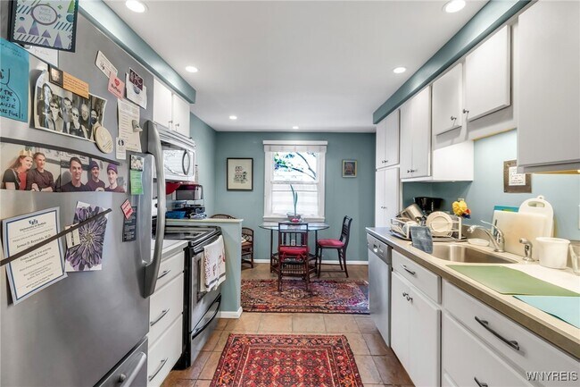 Building Photo - 666 W Ferry St