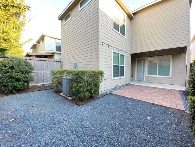 Building Photo - 9510 Cedarpost Square St