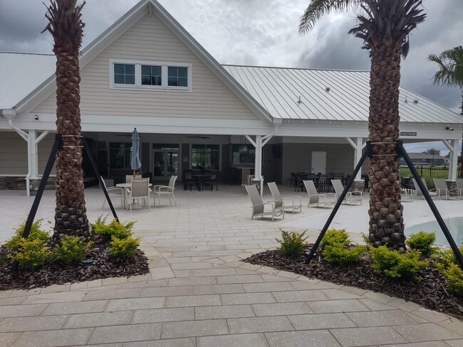 Building Photo - 5385 Sunshine Dr
