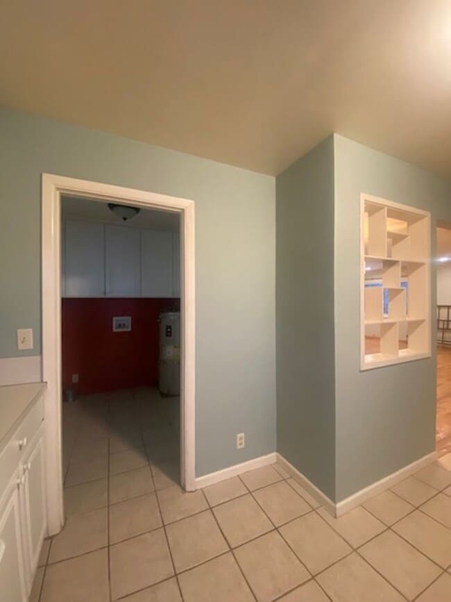 Building Photo - Charming 3 Bedroom Home Lebanon Home with ...