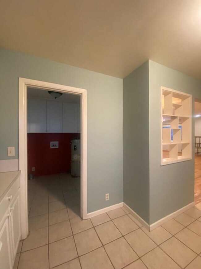 Building Photo - Charming 3 Bedroom Home Lebanon Home with Large Fenced Yard! **$500.00 Off First Full Month's Ren...