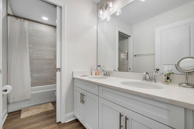 Building Photo - 458 Grand Oaks Rd