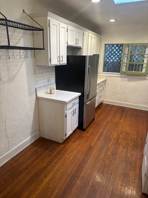 Kitchen with dishwasher/stove/fridge and microwave - 6107 Saturn St