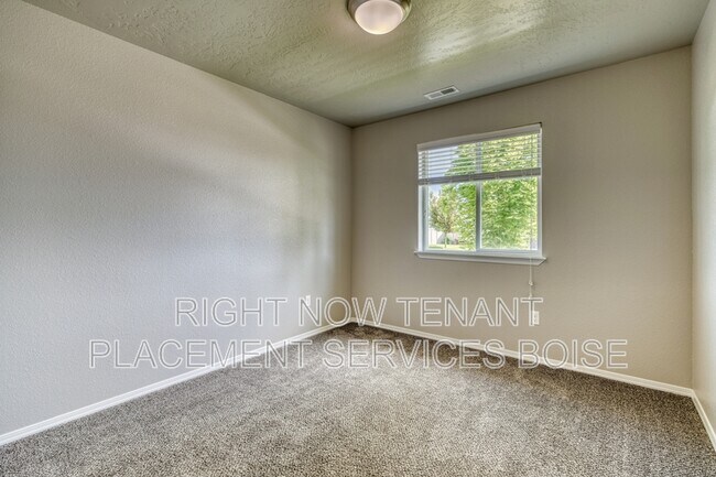 Building Photo - 8148 S Red Shine Ave