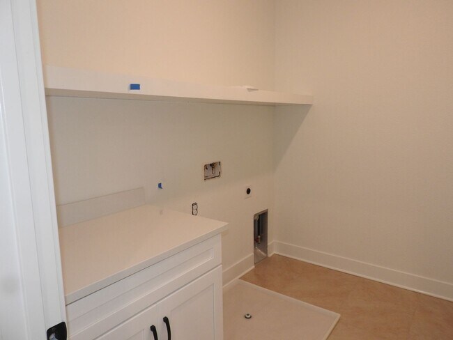 Building Photo - Beautiful Smart Home in Granite Bay  With Solar!!