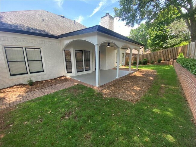 Building Photo - 805 Doe Hill Ln