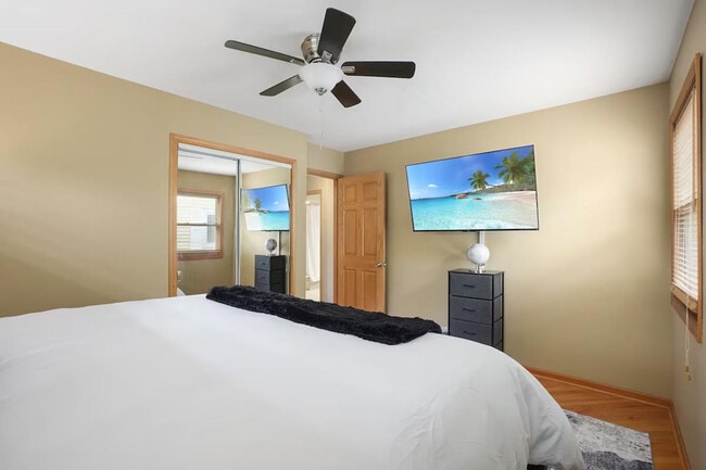 Building Photo - 255 Banbury Ave