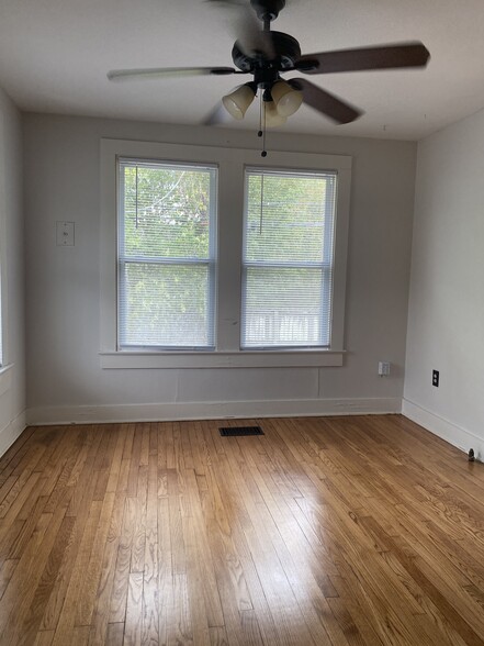 Building Photo - 2154 Olive St