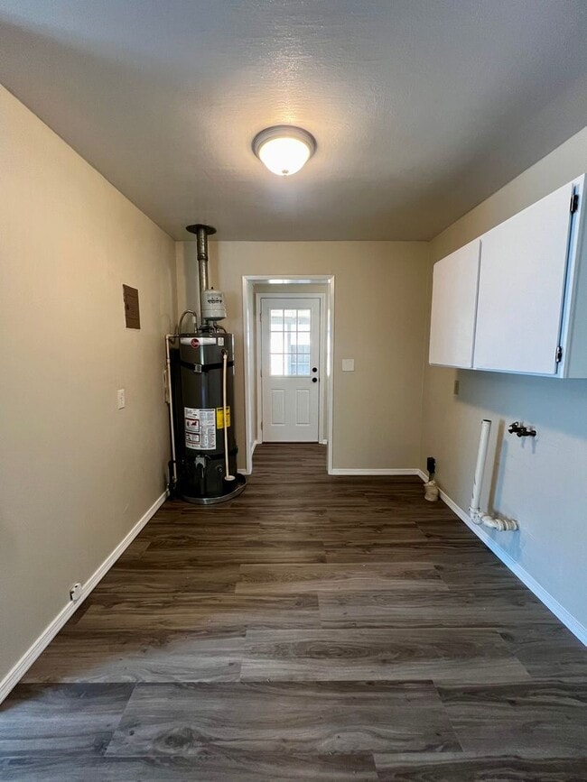 Building Photo - Non-Refundable & Security Deposit Total: $...