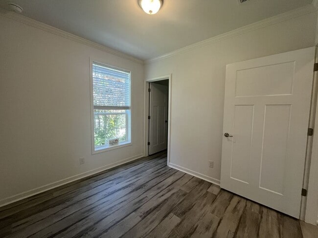 Building Photo - 589 Johnathans Cay