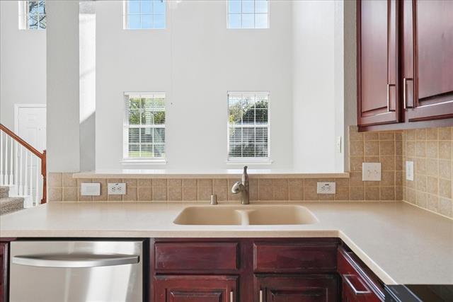 Building Photo - 2220 Sandshell St