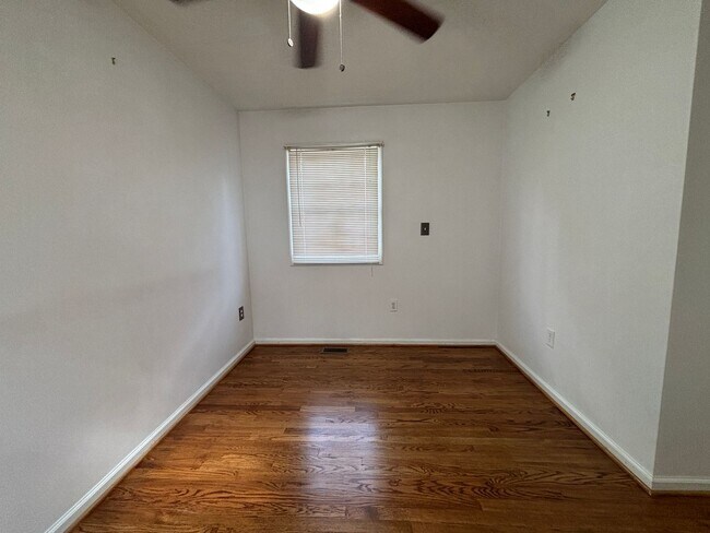 Building Photo - 950 Morgan Ave SE