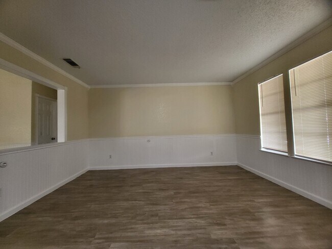 Building Photo - 1708 Kenyon St