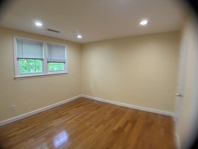 Building Photo - 41 Davis Ave