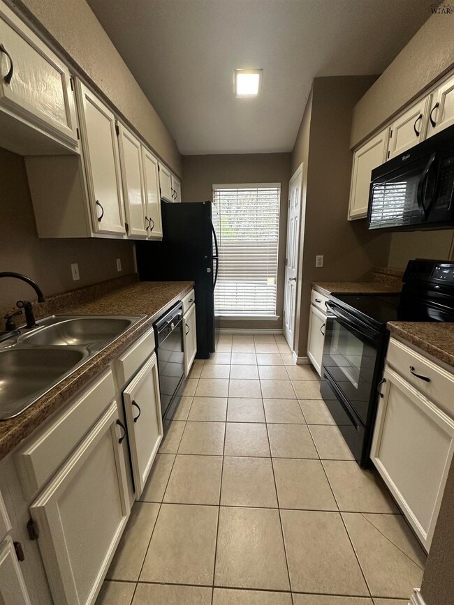 Building Photo - 5123 Ridgecrest Dr