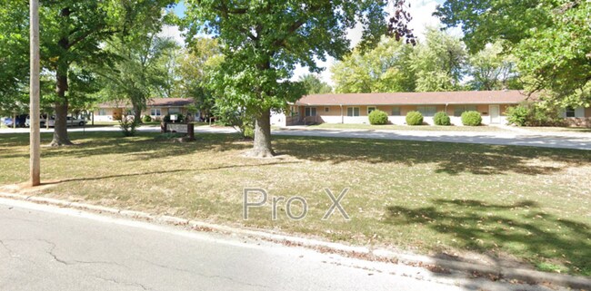 Primary Photo - 825 S Cherokee St