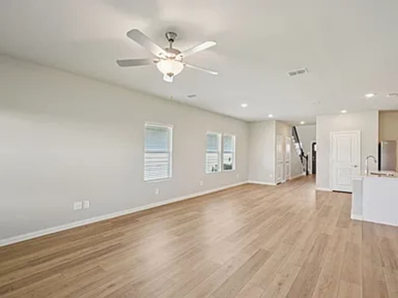 Building Photo - 709 Leavenworth Dr