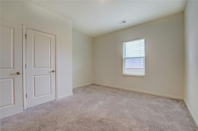 Building Photo - 7061 Rochford Dr
